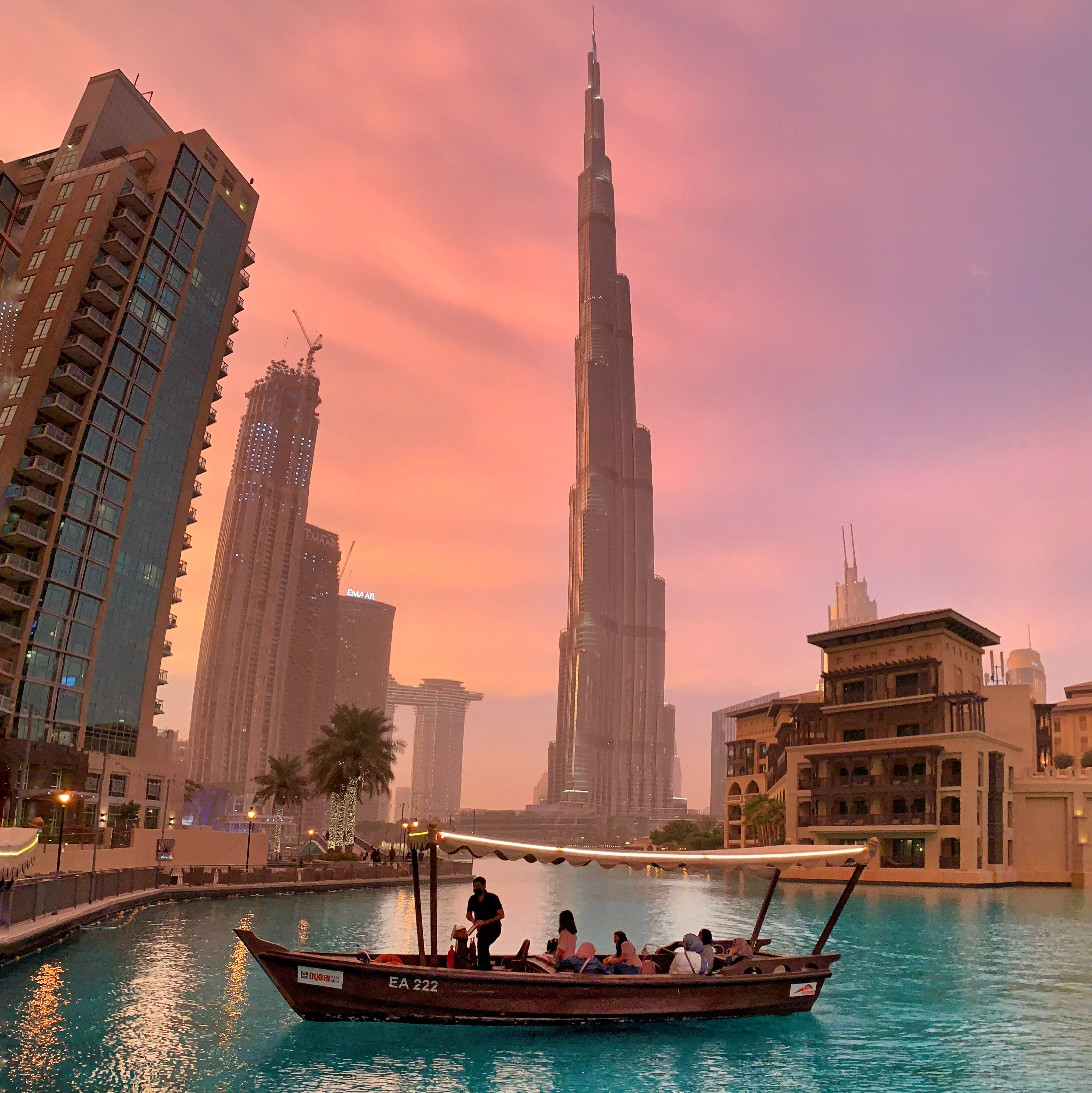 Dubai Fountains Show and Lake Ride (Private Transfer)
